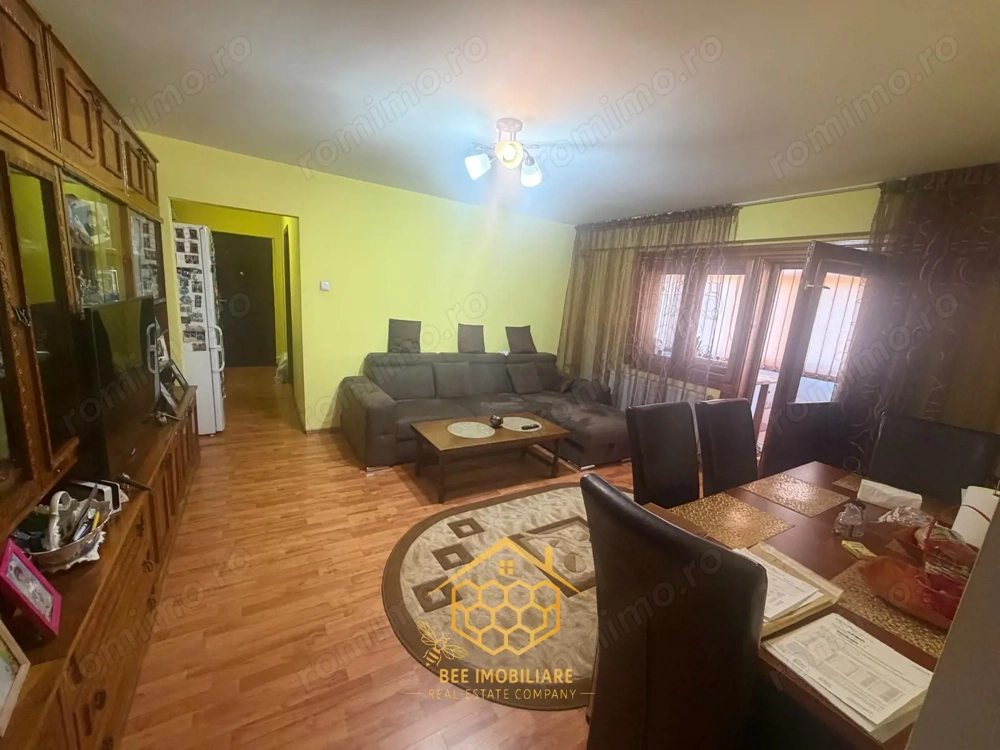 Apartament cu 2 camere transformat in 3 -  spatios - cartier Rovine