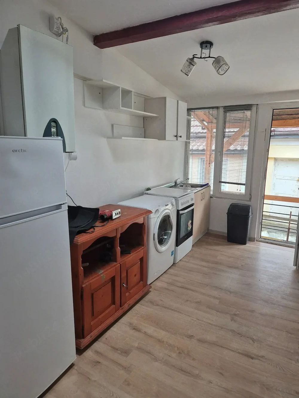 Proprietar Inchiriez apartament 1 camera  Open Space 