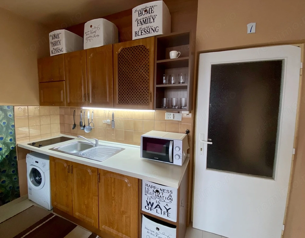 Garsoniera de inchiriat in zona UMT