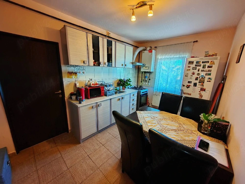Vand apartament cu 2 camere cu centrala pe Calea Torontalului 