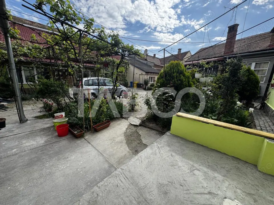 Apartament renovat la casa cu 3 camere 60 mpu pivnita Piata Cluj Sibiu