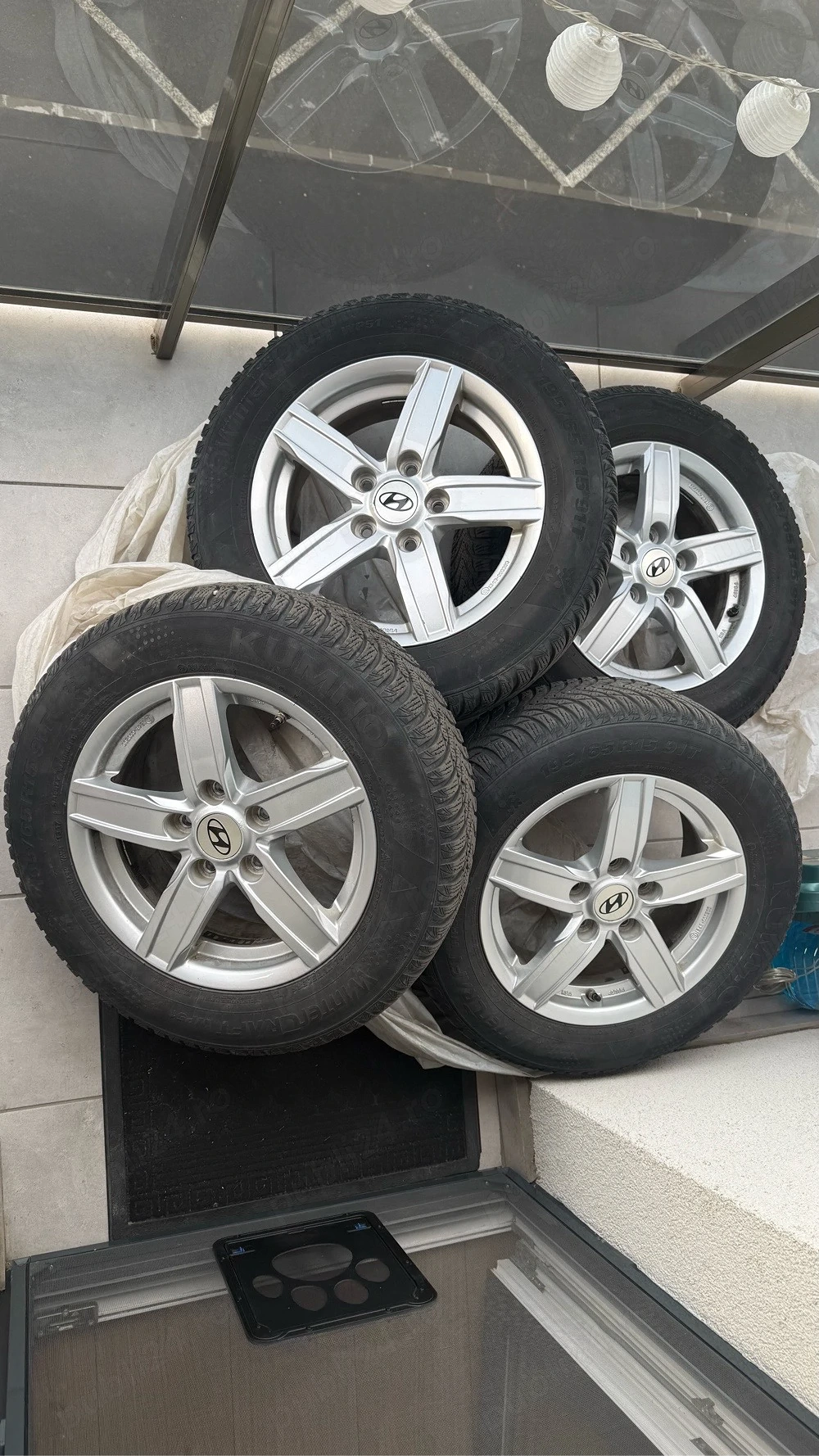 Set roti aliaj 15  Hyundai cu senzor presiune si anvelope de iarna Khumo 195 65R15