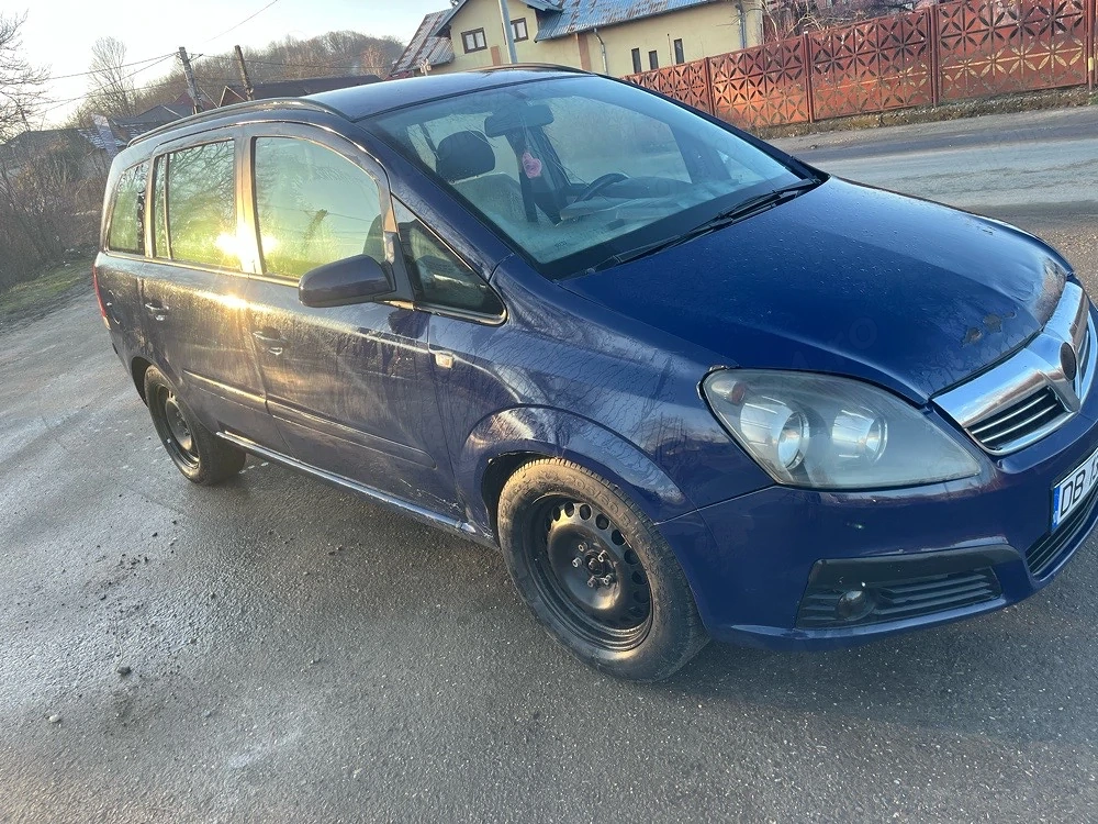 Vand sau schimb Opel Zafira B