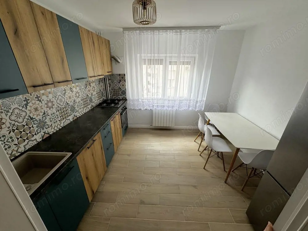 Închiriere Apartament cu 3 camere Dristor, 80 mp, 2 bai, etaj 7