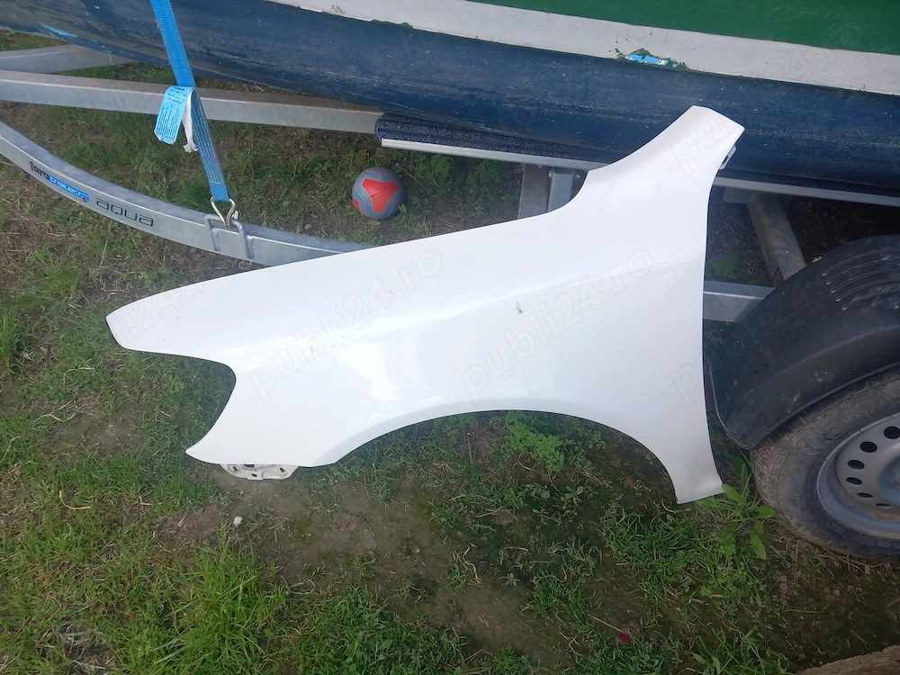 Vând aripa fata  stânga octavia 2 facelift  
