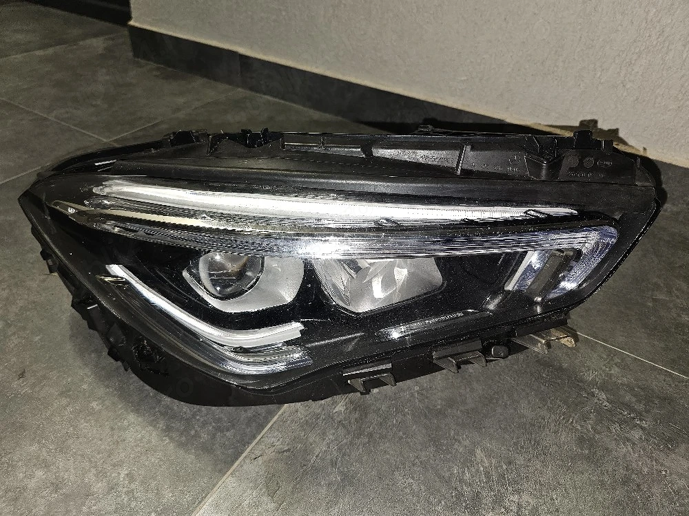Far Mercedes