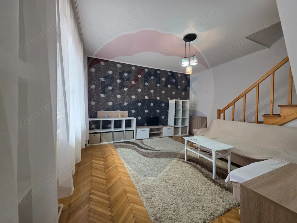 Apartament cu 3 camere de vânzare în zona Central