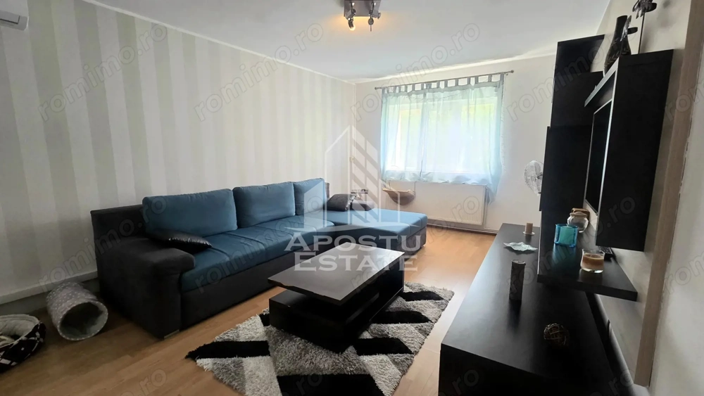 Apartament de vanzare cu 3 camere, decomandat,centrala proprie,Lipovei