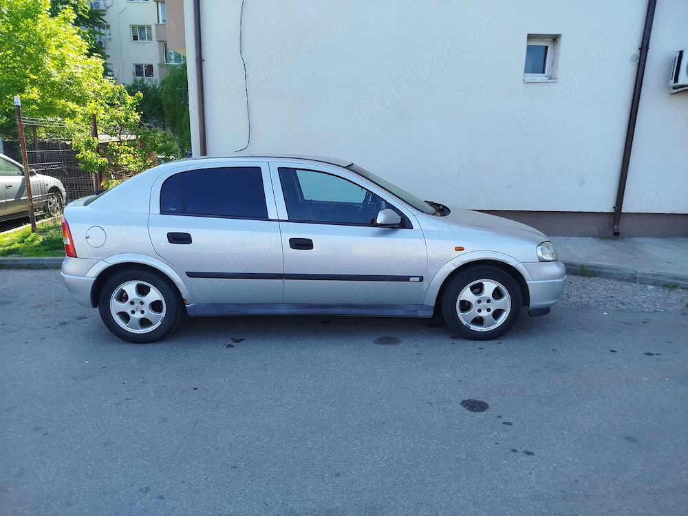 Opel Astra,,1.6,,Acte la zi 
