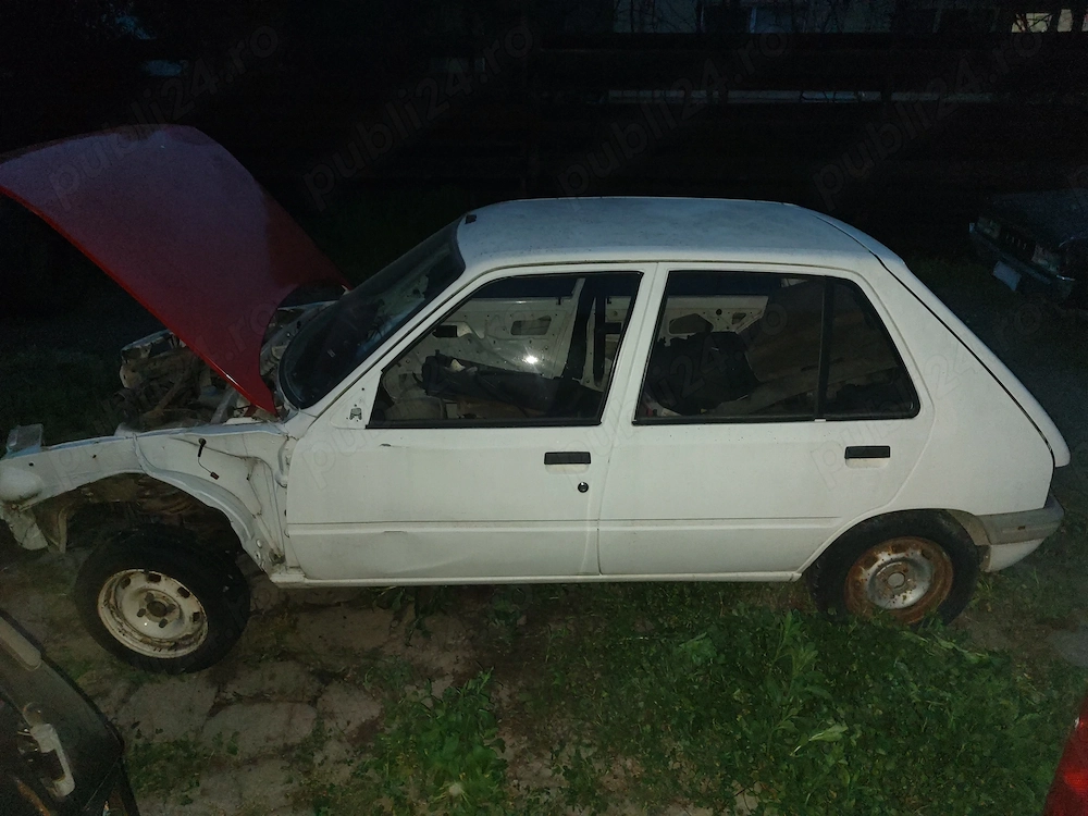 Peugeot 205  piese sau toata masina