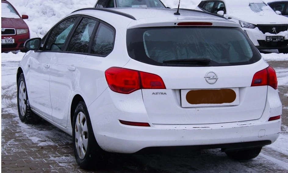 Opel Astra J 2011