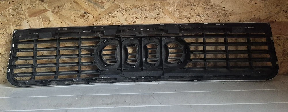 Grilă Audi B6