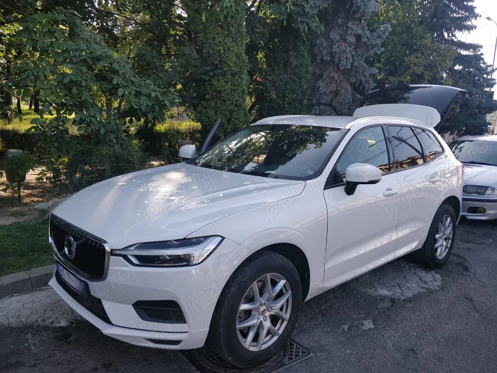 VOLVO XC-60 Momentum 