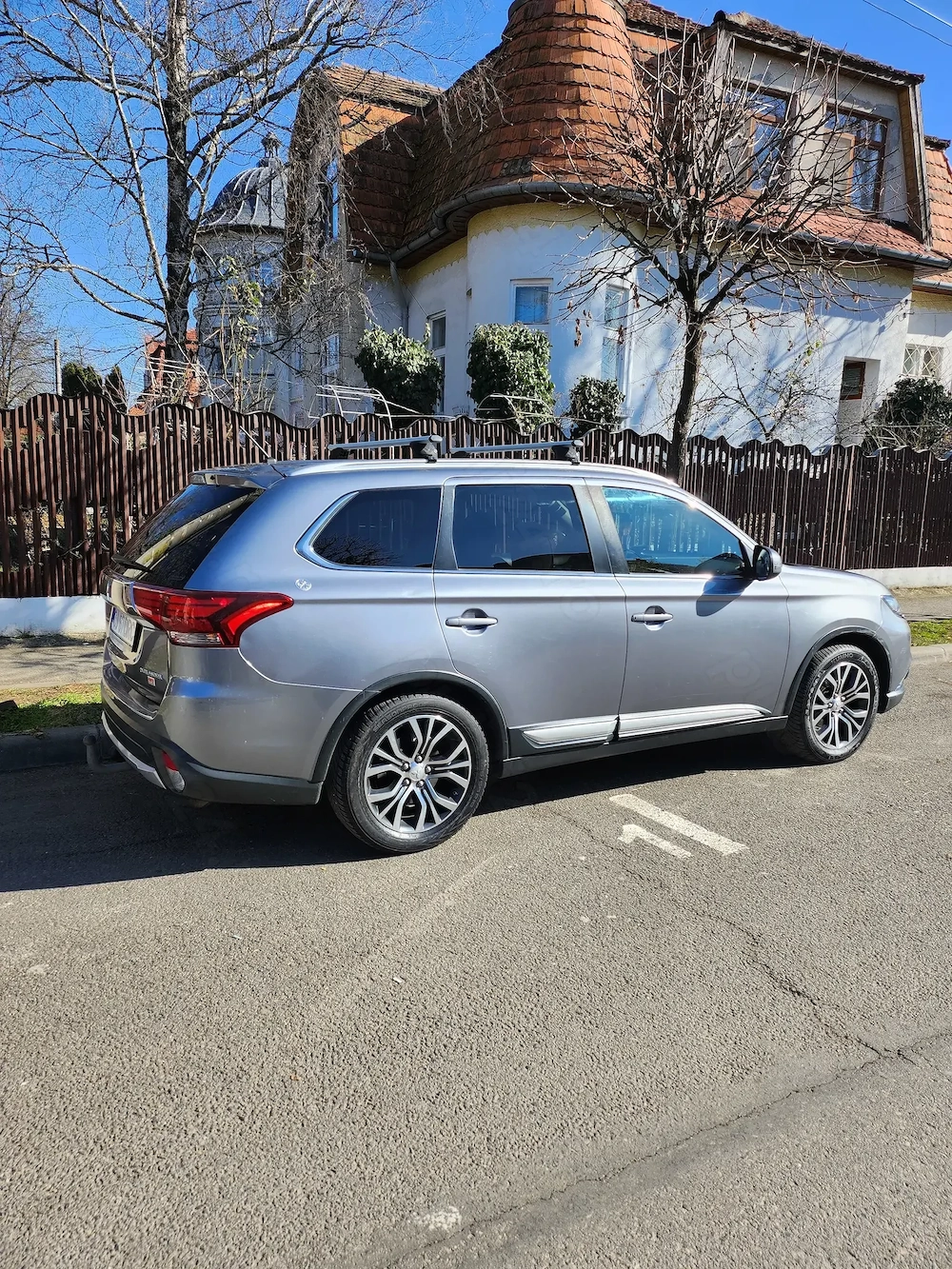 Vând mitsubishi outlander 2.2 diesel,7 locuri 