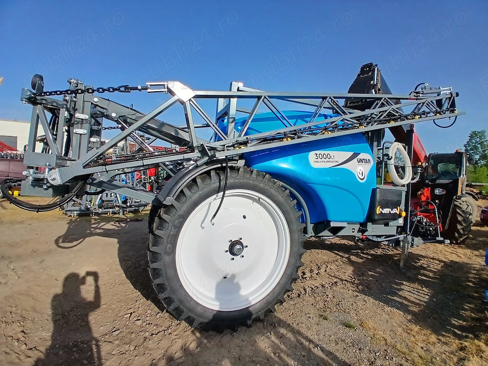 Erbicidator Masina de erbicidat MET 3000l cu lancii de 24m
