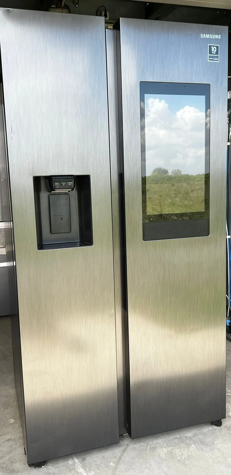 Samsung Family Hub Side-by-Side   Frigider Smart 