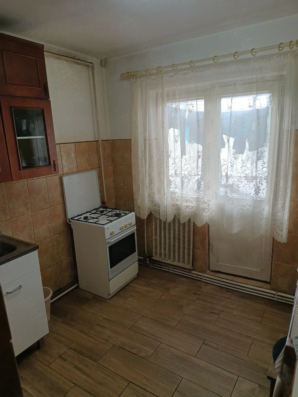 Caut coleg  a apartament  Camera închiriat Central Popa Șapcă, chirie