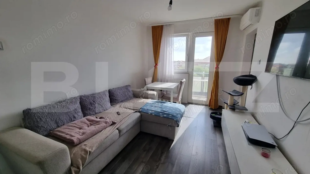 Apartament 3 camere, 52 mp, zona Sagului