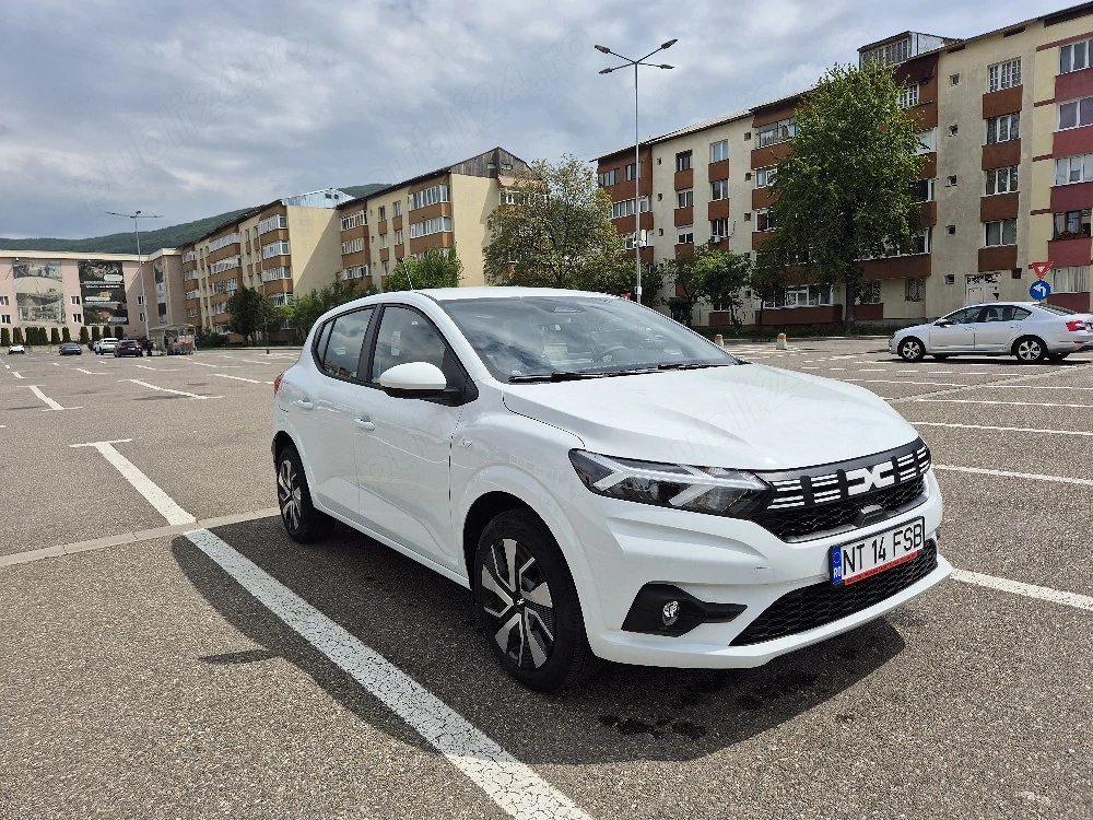 Dacia Sandero Expression TCE90 model 2025 noua