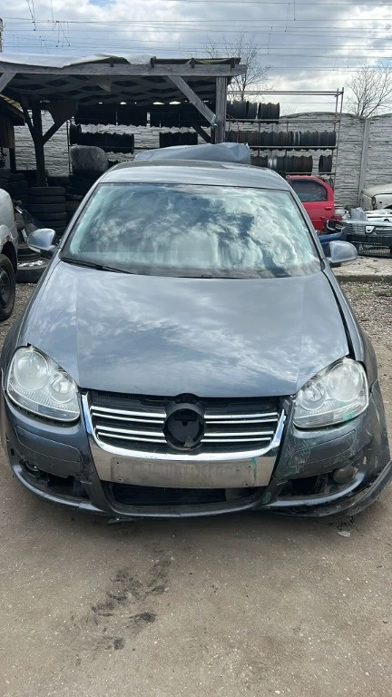 Dezmembrez Volkswagen Jetta an 2009 1.6 D cod motor CAY