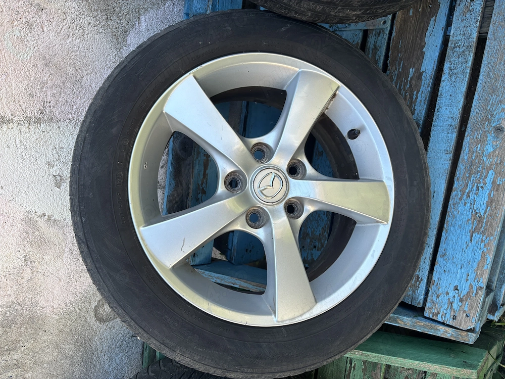 Vând 4 roți de Mazda