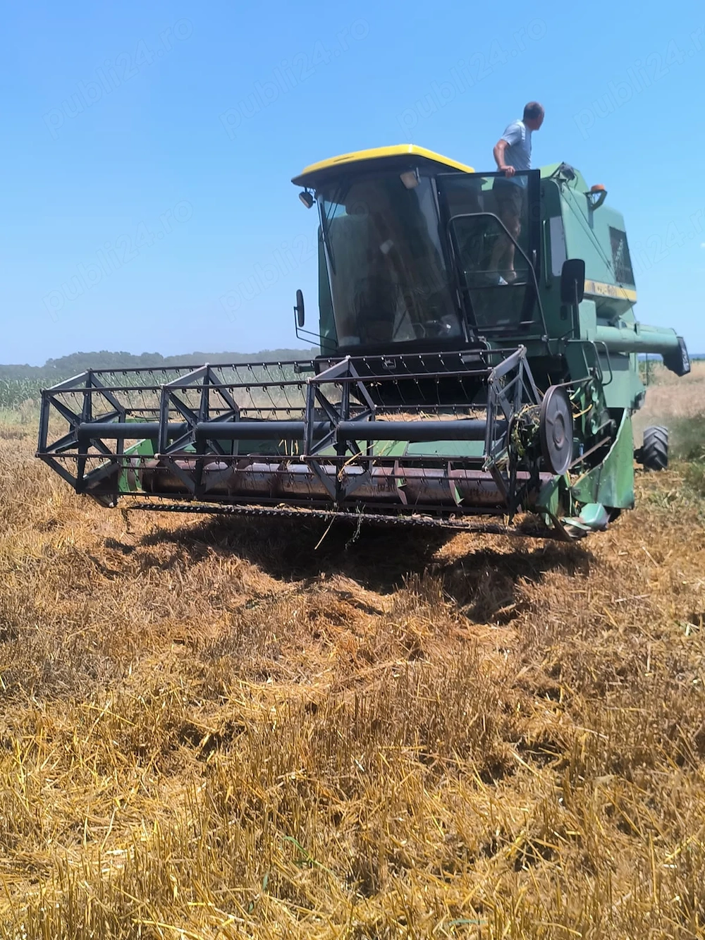 John Deere model 1075