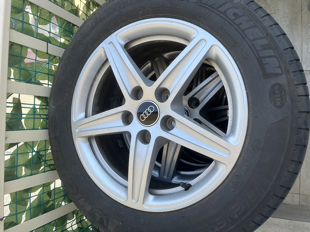 Set complet anvelope Michelin vară + jante 205/60 R16-originale audi