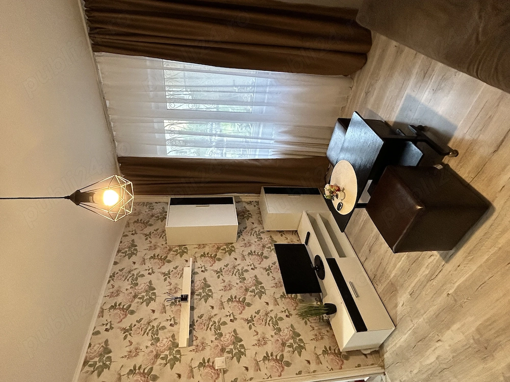 Închiriez garsoniera zona Piața mica, parter 