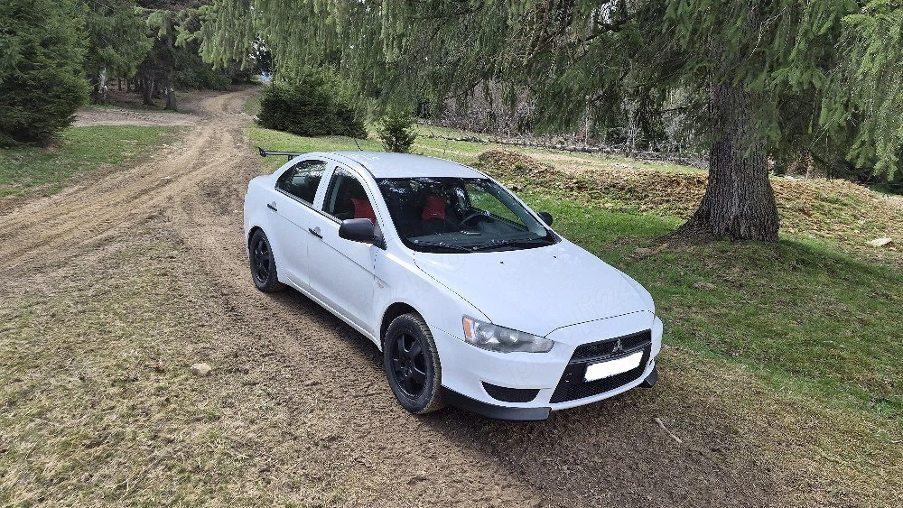 Vând Mitsubishi Lancer X 2011
