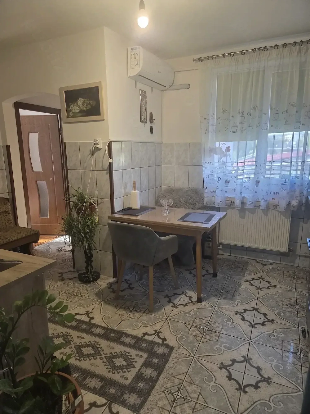 Vand urgent , apartament centru Caracal