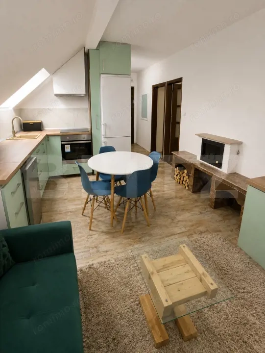 Apartament 3 camere, la mansardă intrare separată, 50 mp, zona Plopi