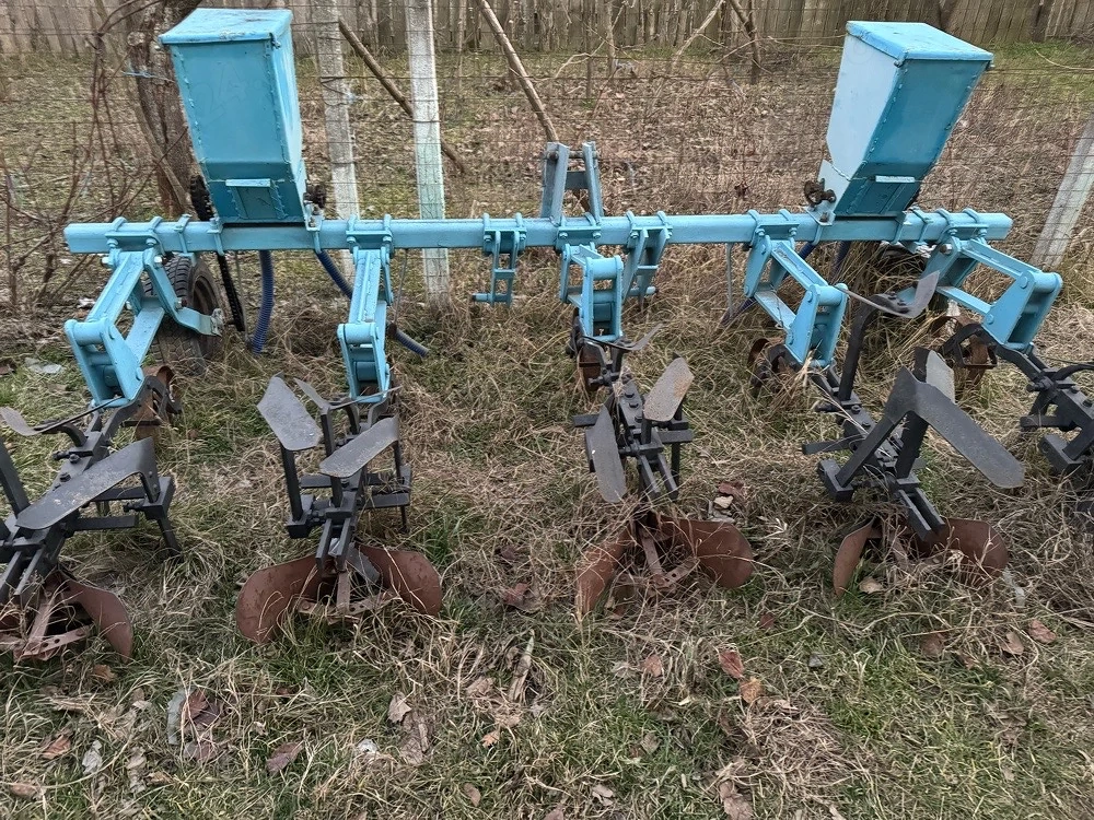 cultivator prasitoare 5 randuri cu fertilizare