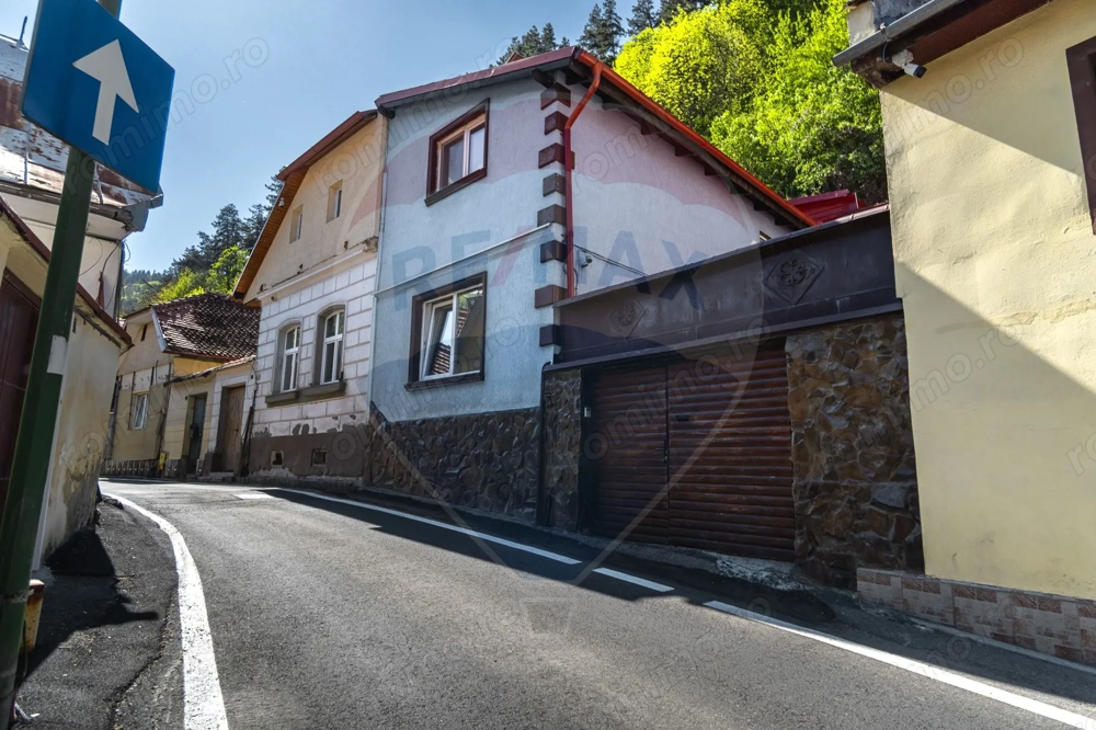 CASA COMPUSA DIN 2 APARTAMENTE, SCHEII BRASOVULUI| COMISION 0