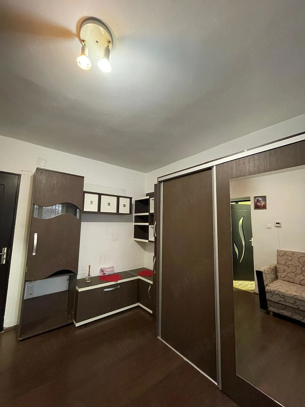 Vand  garsoniera.33.000 EURO