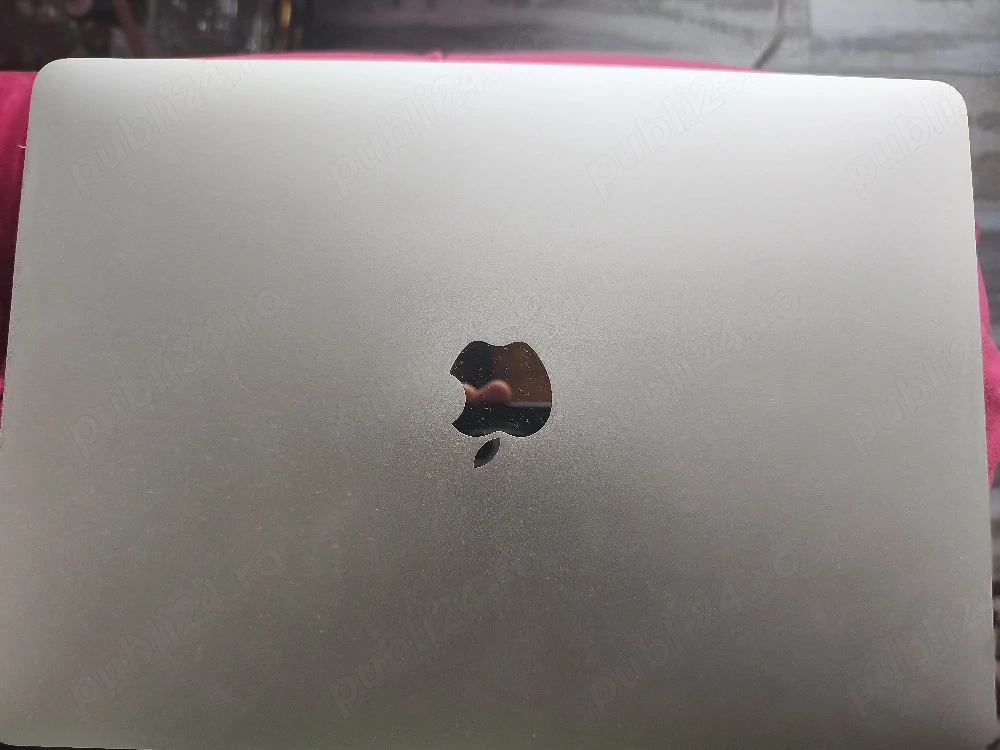 MacBook Pro 13  2020 i7   16GB RAM   4 Thunderbolt   stare foarte bună