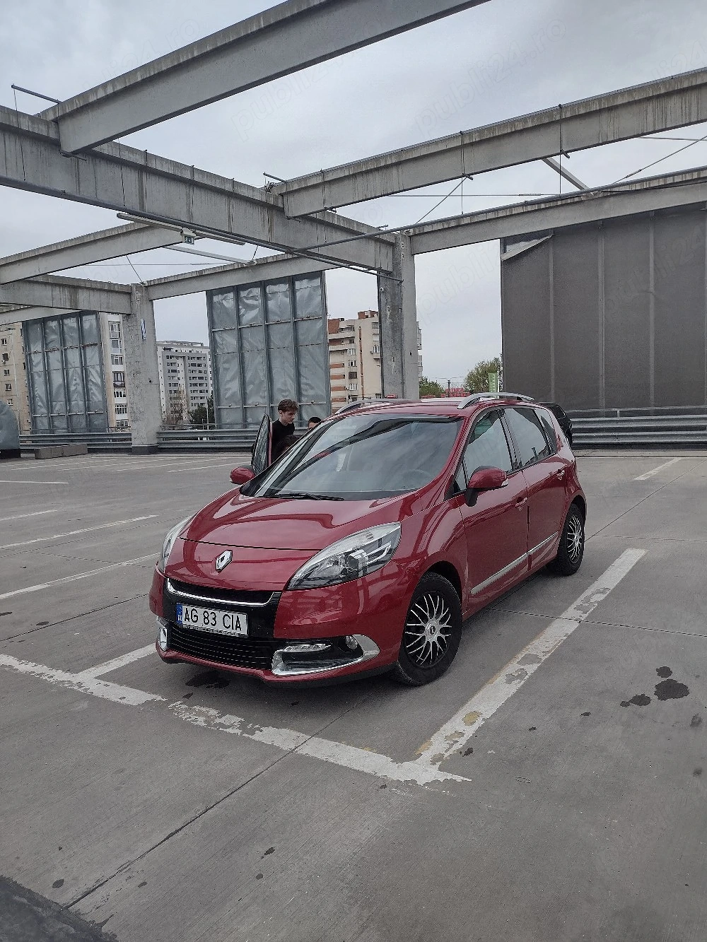 vând Renault scenic 3 
