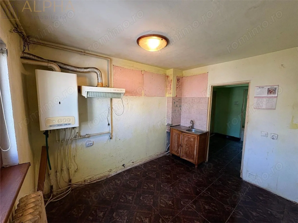 De vanzare – apartament 3 camere, 63 mp, decomandat – 67000 €