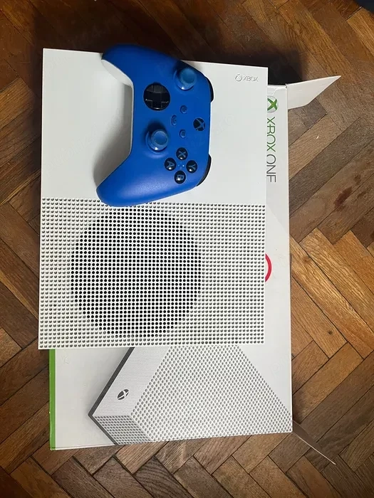 Xbox One S 1TB + Maneta Xbox Series X
