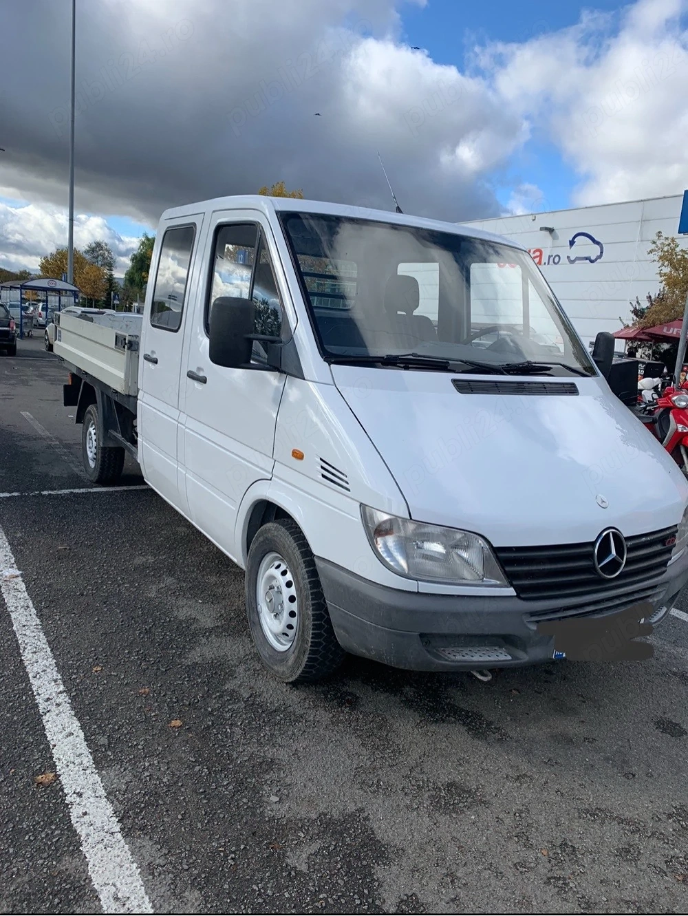 Vând Mercedes autoutilitară Sprinter 208 CDI 