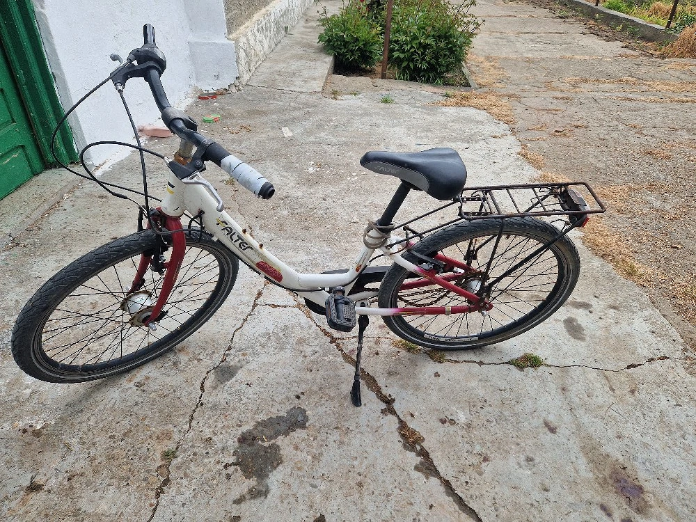 bicicleta 3 sferturi 100 lei 