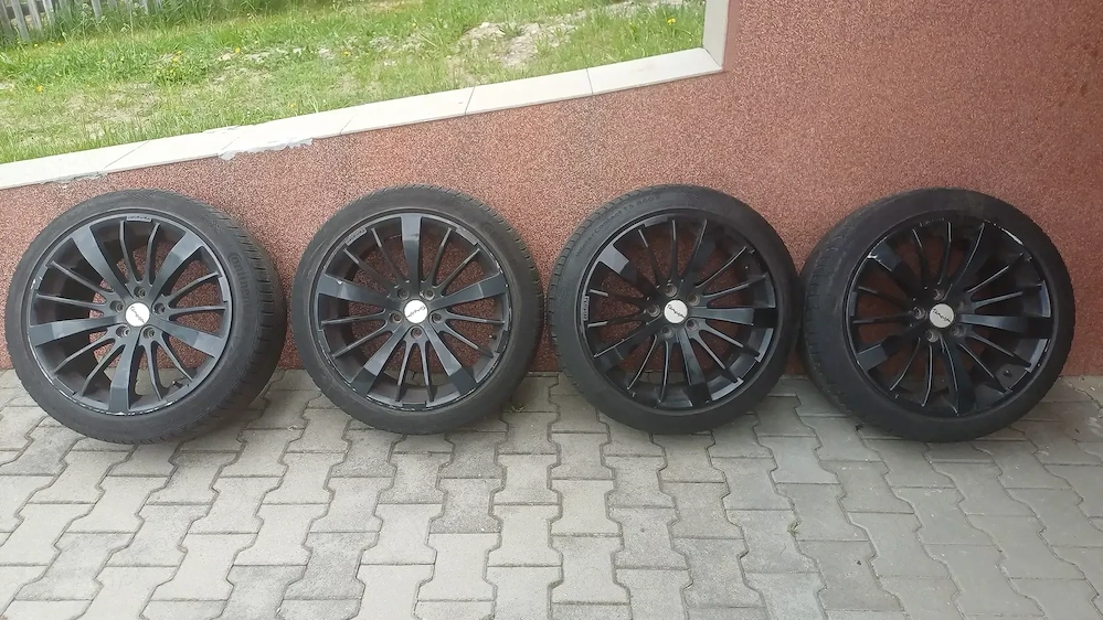 Jante aliaj pe 18 cu anvelope 