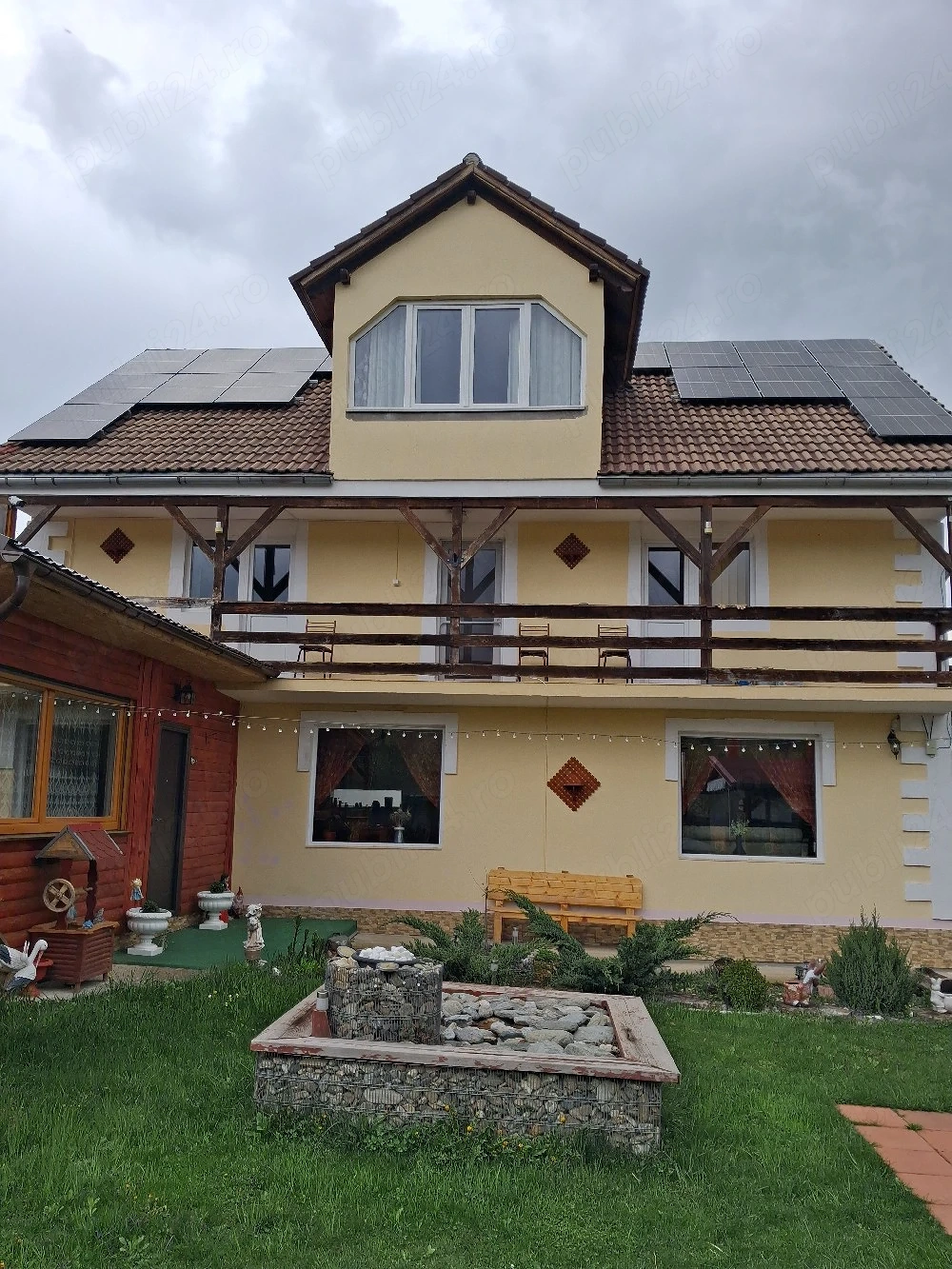 vand casa pensiune