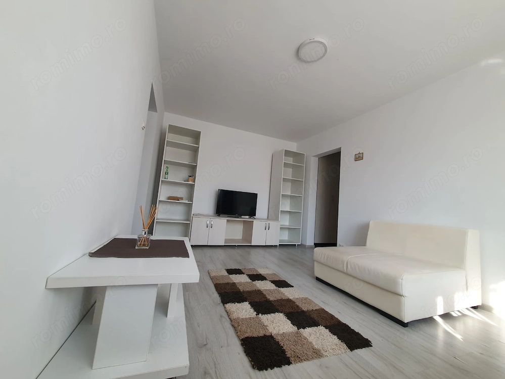 Titan 2  camere proprietar