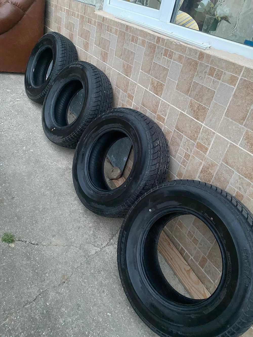 Set Anvelope Vara Falken 205 70 R14
