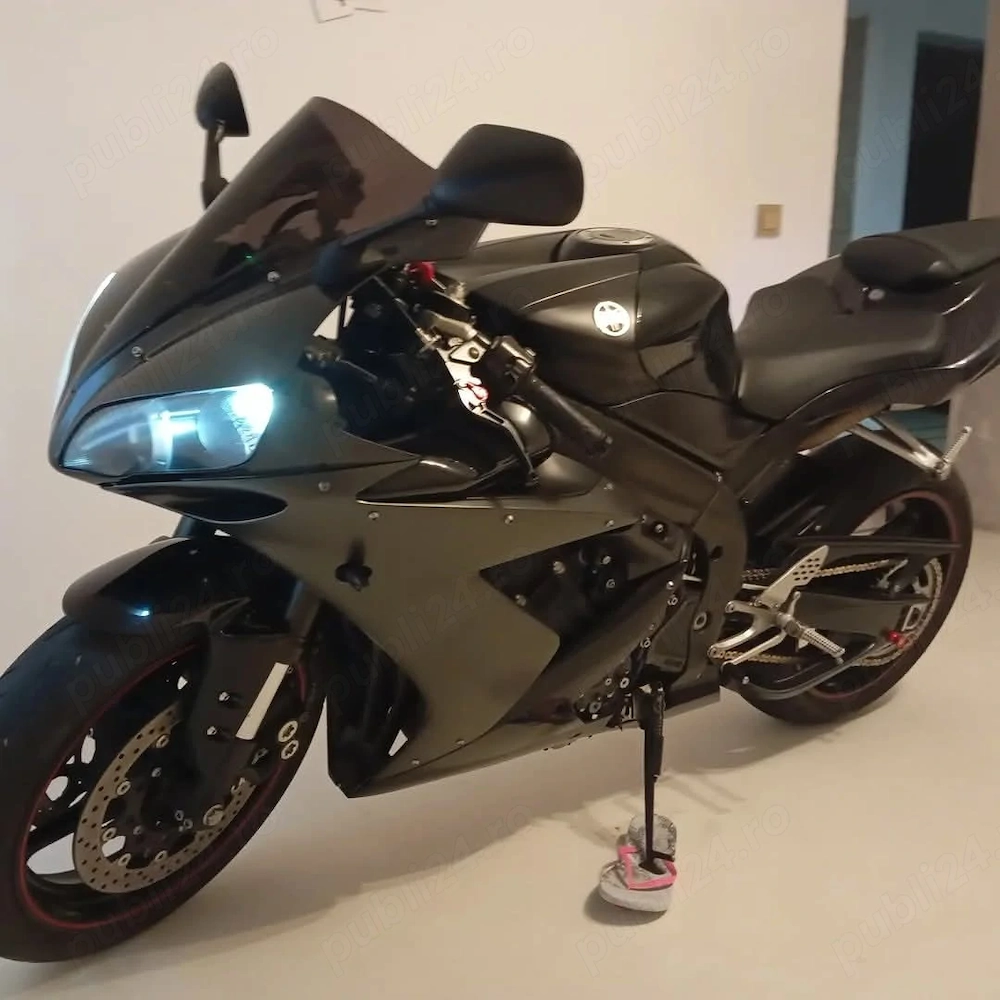 Yamaha R1 n12 2006 
