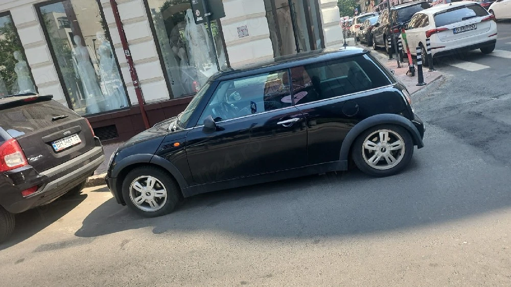 Vand Mini Cooper cutie manuala