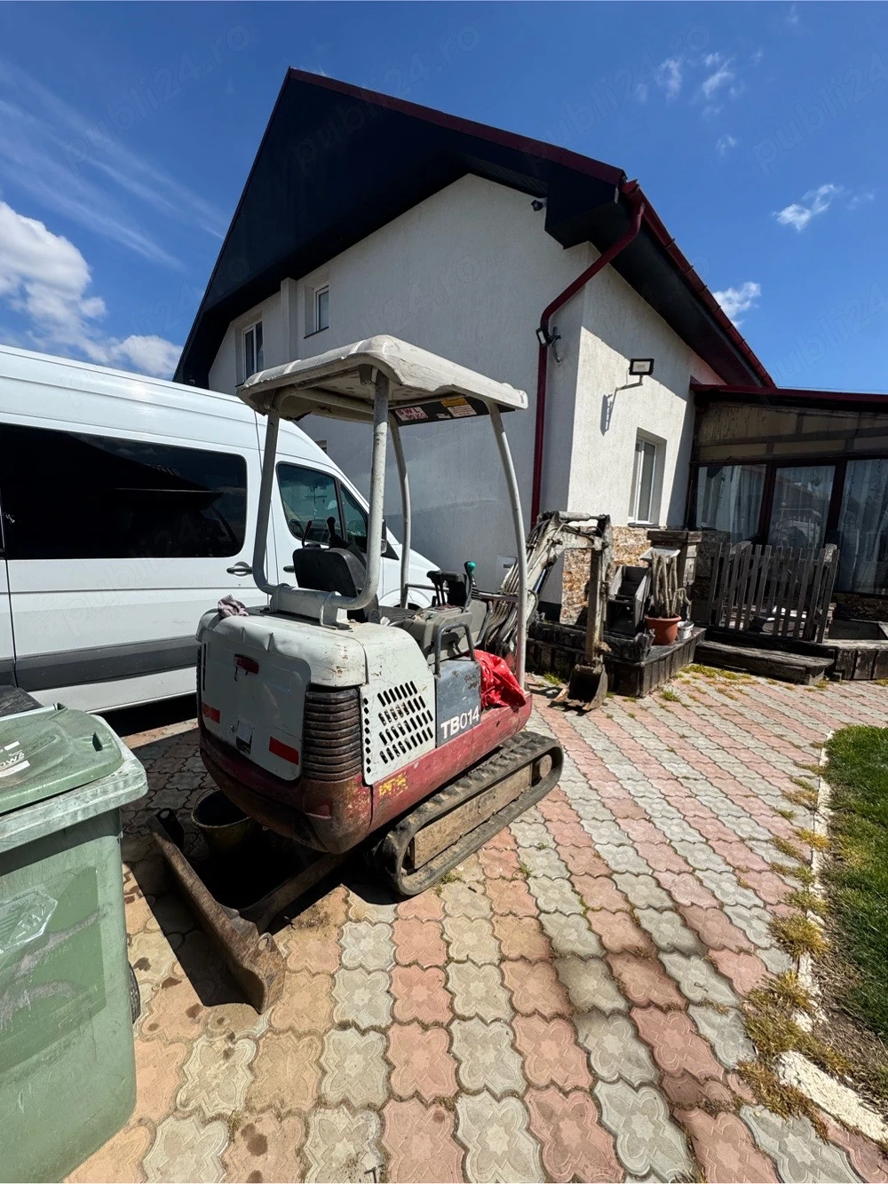 miniexacavtor Takeuchi TB014
