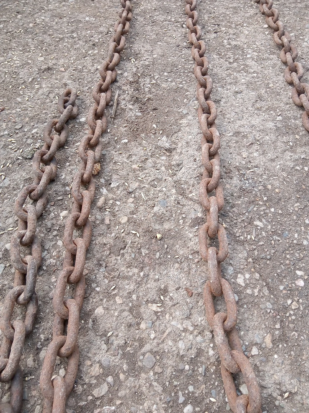 vand lanturi de forta,carligescule pt utilajecomoresoare,butelii,menghine,multe sltele