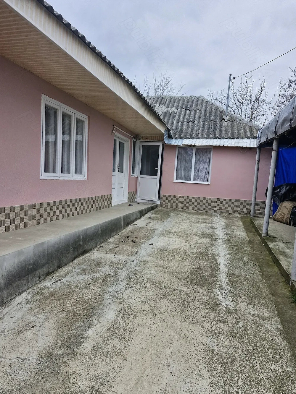 Casa de vanzare cu 1455 mp teren si 2200 mp extravilan