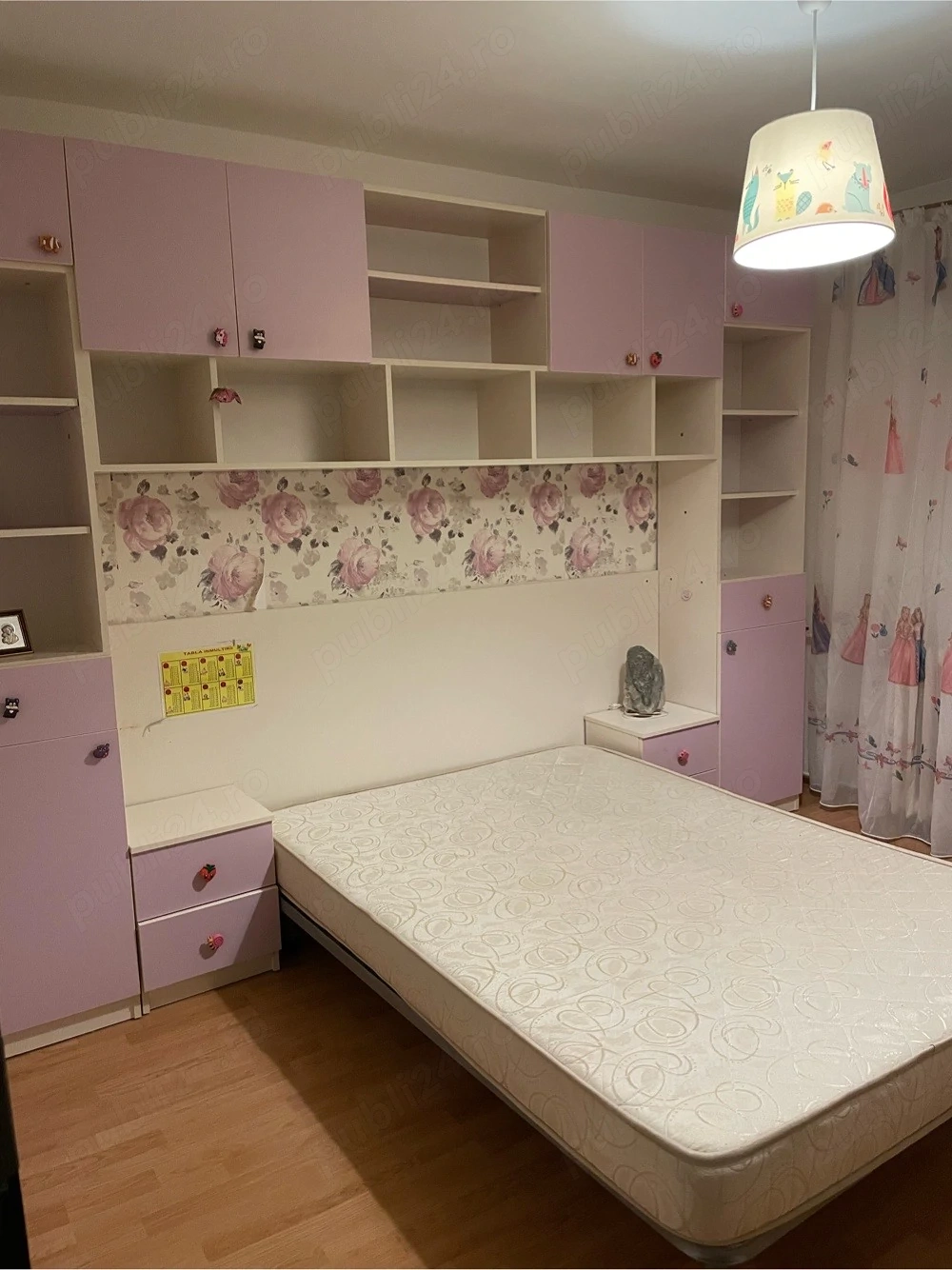 Închiriez apartament 3 camere + loc de parcare
